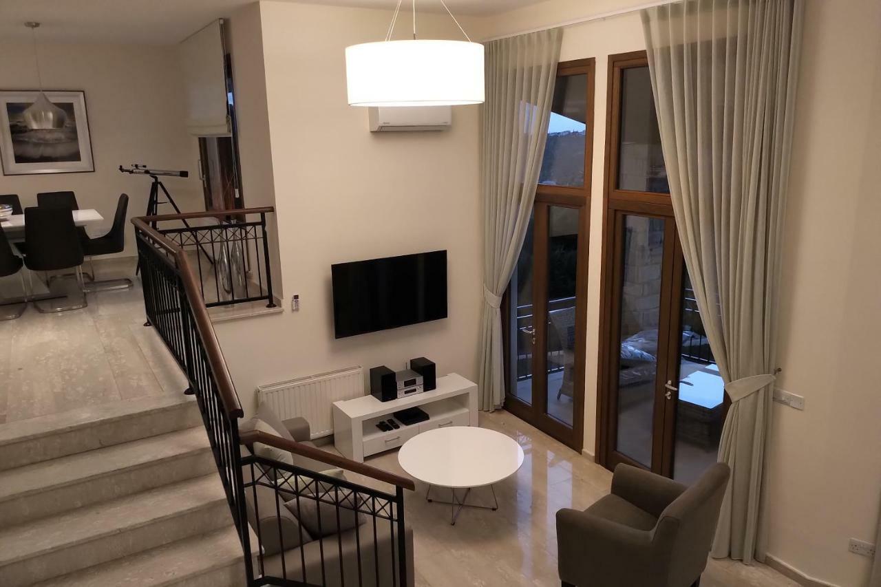 Villa Hermiona Kouklia Exteriör bild